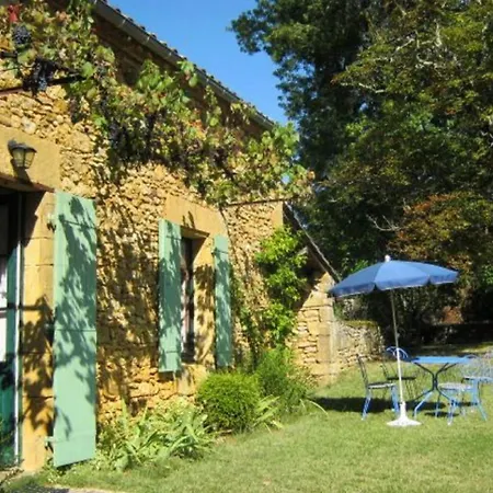 Casa vacanze Comfortable Holiday With Garden Sainte-Croix-de-Beaumont